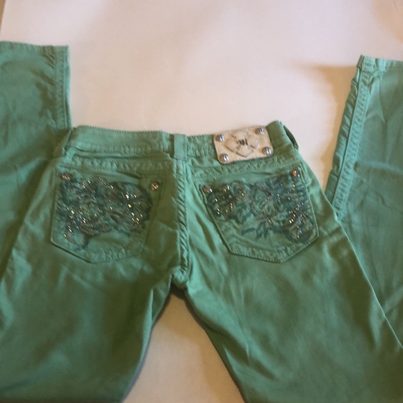 Miss me poinsettia design - Picture 2 of 7